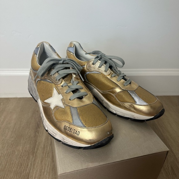 Golden Goose Running Dad Star Laminated Gold NIB Sz 40 $600 - Picture 7 of 9